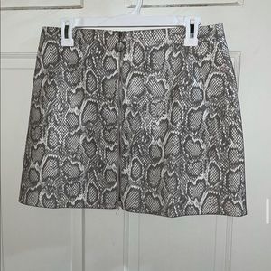 Super cute boutique snakeskin skirt!